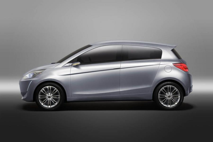  Mitsubishi E-Compact 2011 года  (фото 9 из 23)